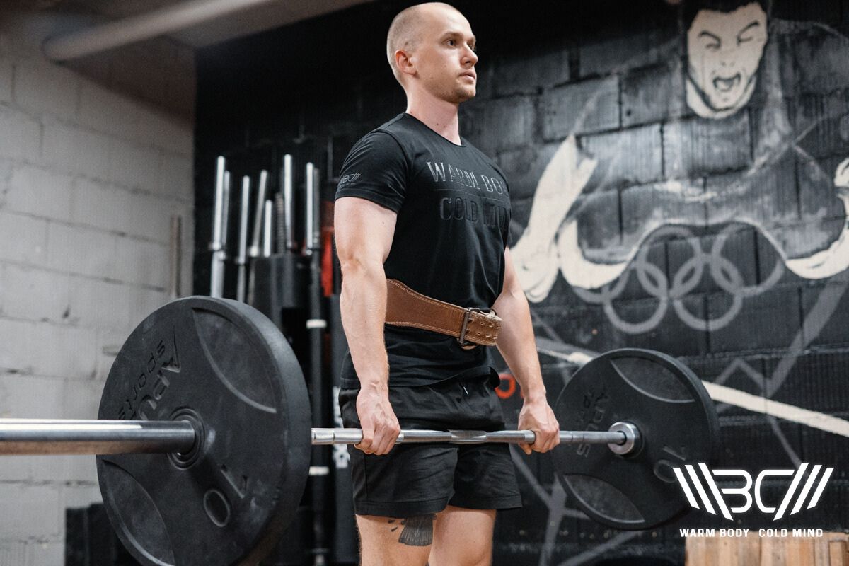 Should You Wear a Lifting Belt For Deadlift? (PhD Explains)