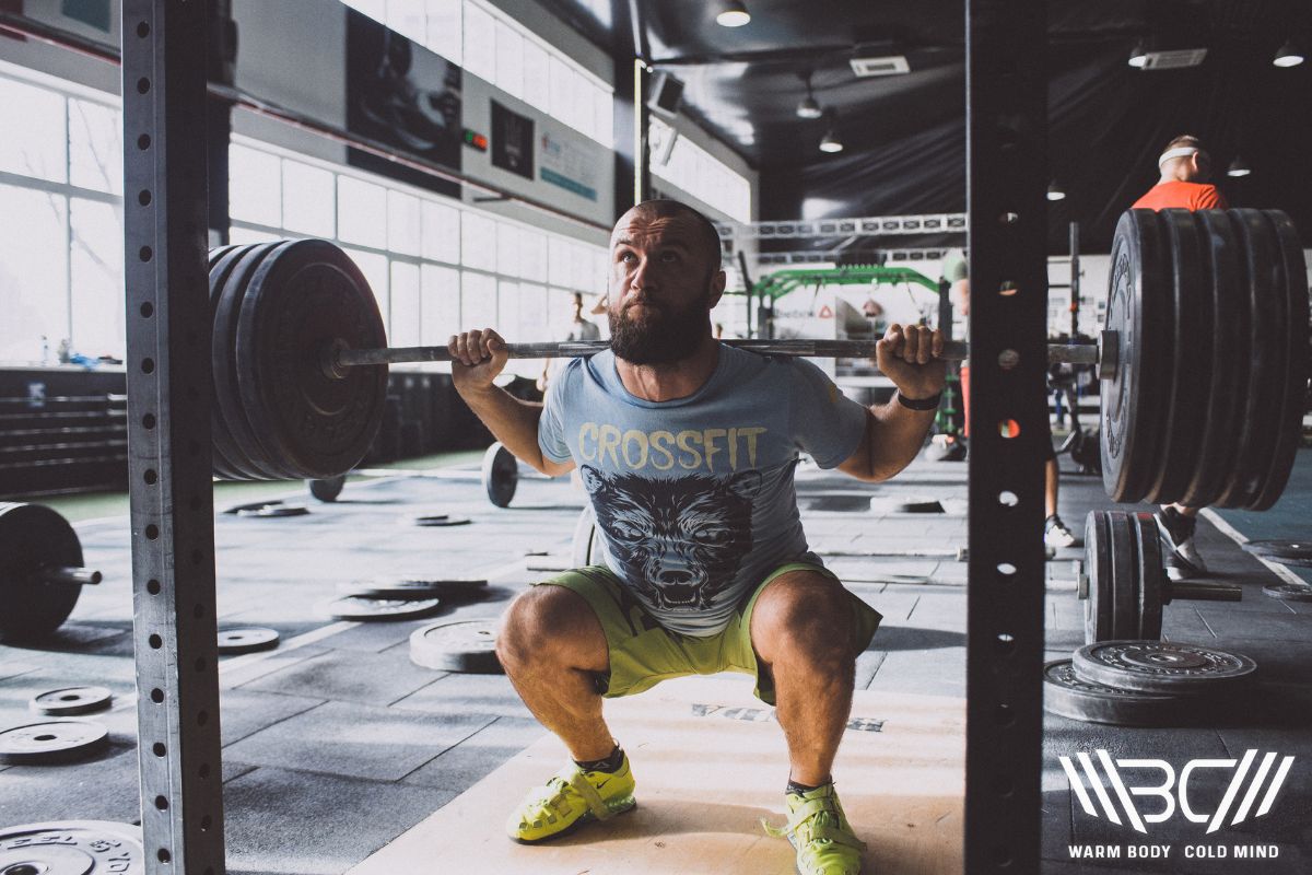 Low Bar Squat Wrist Pain Causes and Prevention