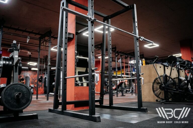 Power Rack vs Squat Rack Learn the Difference