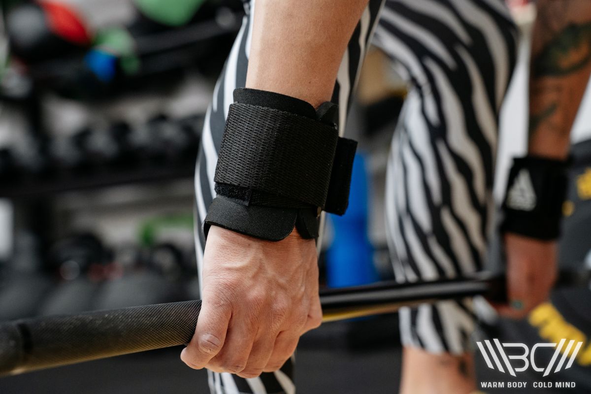 Weightlifting Hand Grips 101 All You Need to Know