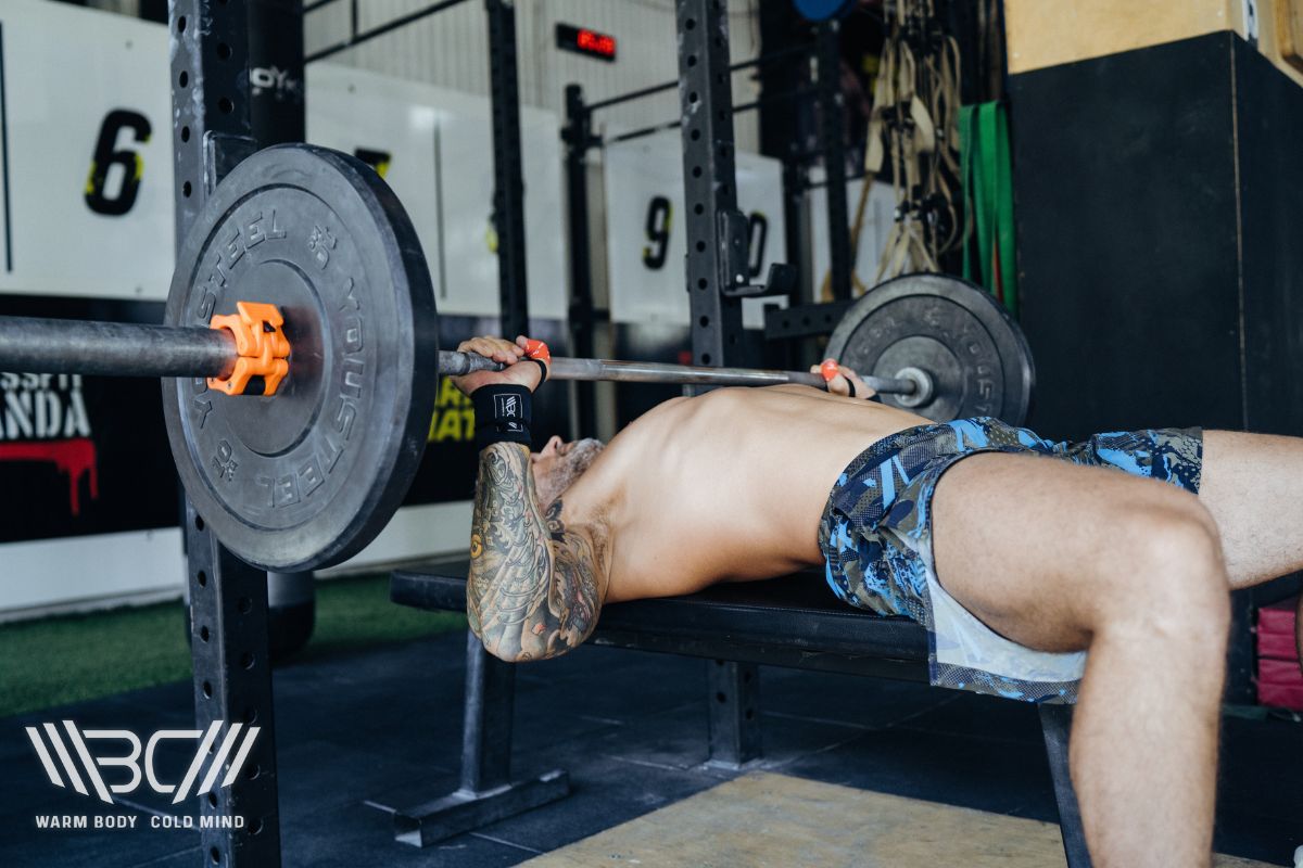 How Much Does A Bench Press Bar Weigh? (3 Different Types)