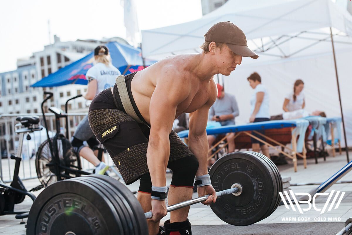 Should You Wear a Lifting Belt For Deadlift? (PhD Explains)