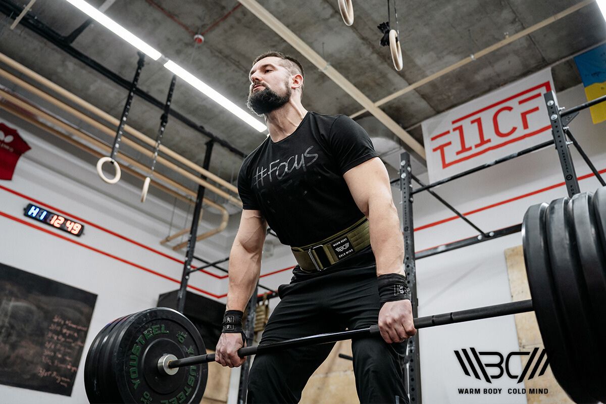 Should You Wear a Lifting Belt For Deadlift? (PhD Explains)