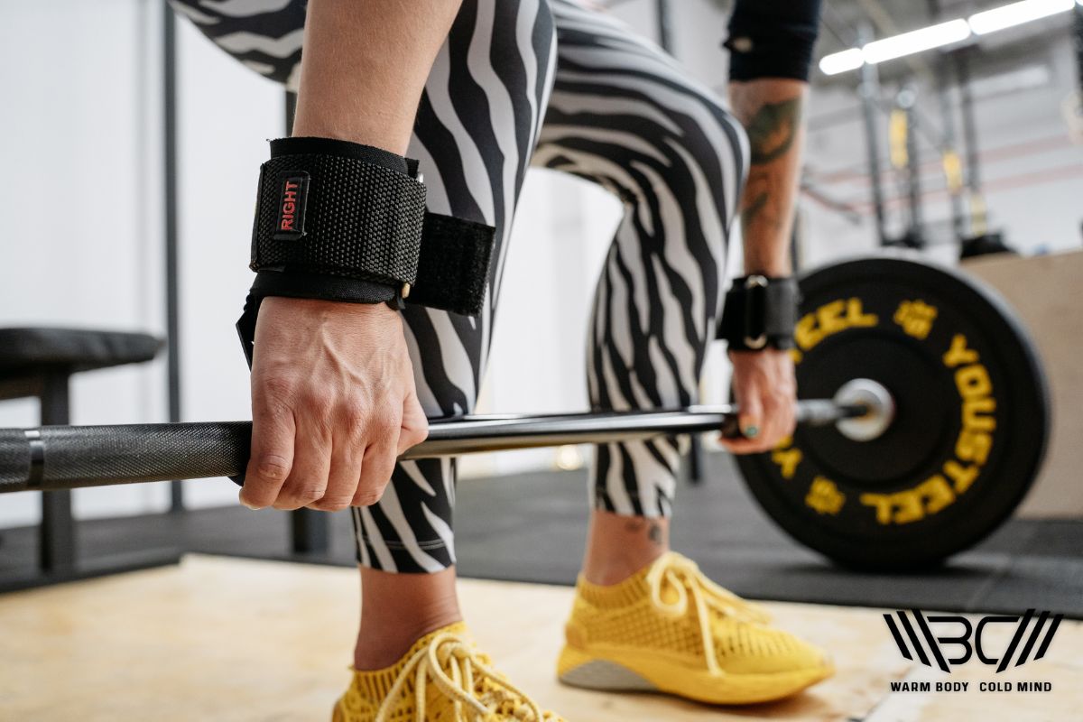 Lifting Hooks vs Straps What’s Best For You?