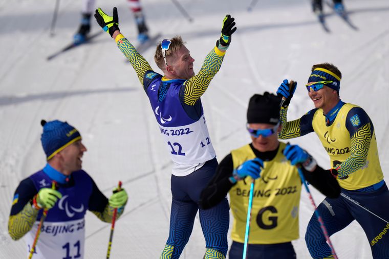 Skiing Ukrainian Paralympic athletes