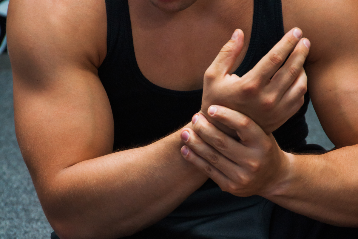 wrist-pain-from-lifting-weight-reasons-and-concerns