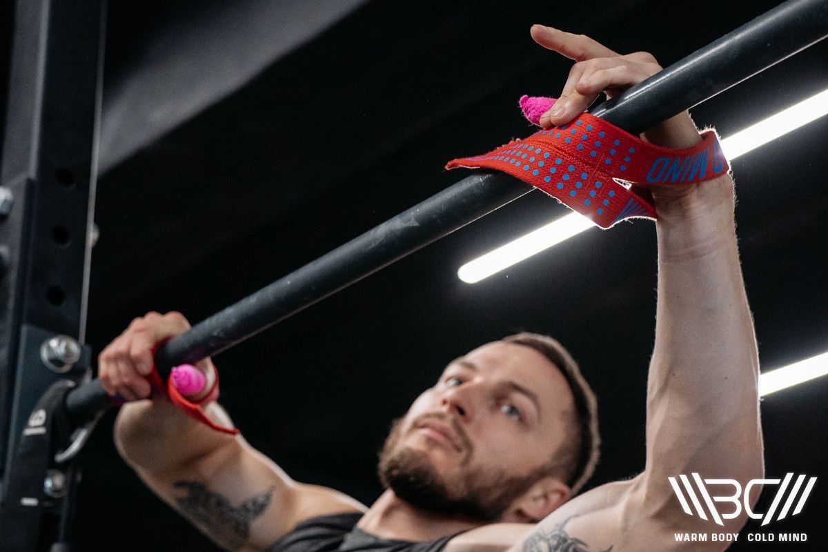 How to Use Lifting Straps Correctly Guide)