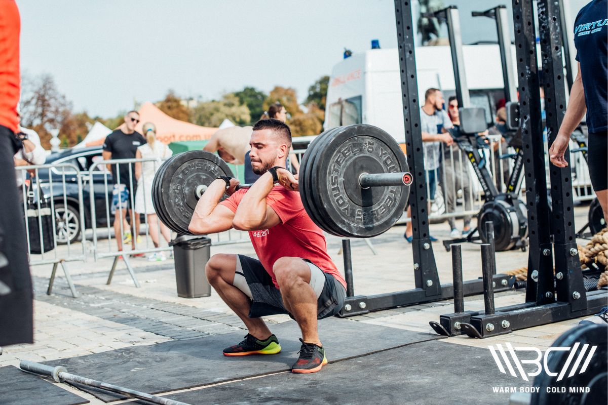 Front Squat Wrist Pain Causes & How to Fix Them