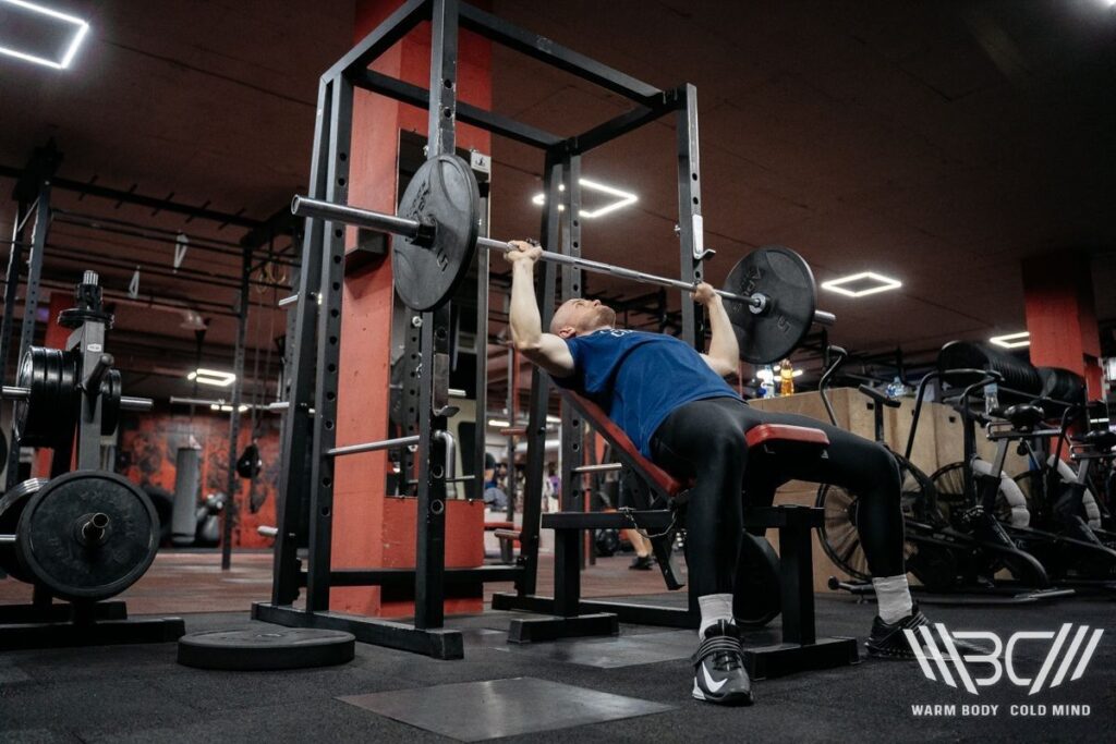 Differences Between Squat Racks and Power Racks